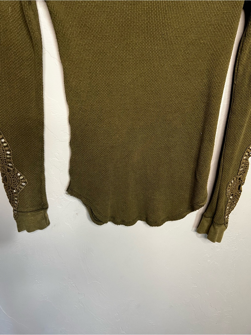 We The Free Free People Synergy Cuff Army Green Thermal Boho Western Crochet - Picture 4 of 8